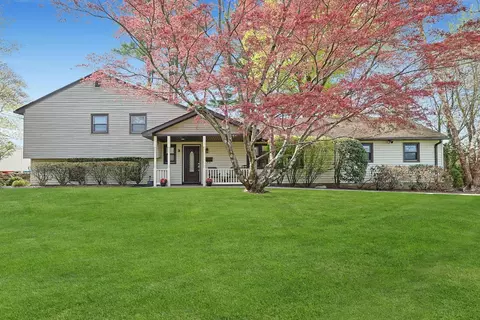 3 Gerken Dr, Clarkstown, NY 10956