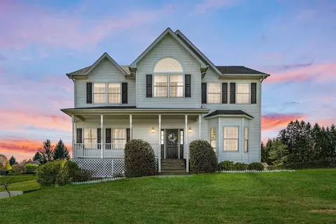 27 Whalen Dr, Montgomery, NY 12549