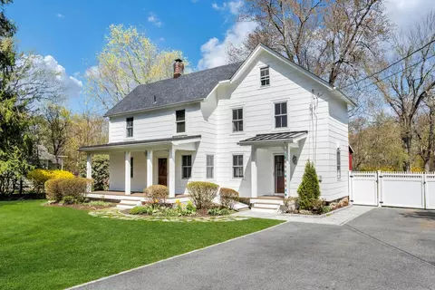 48 Granite Springs Rd, Granite Springs, NY 10527