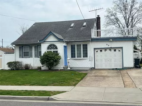 88 Jedwood Pl, Valley Stream, NY 11581