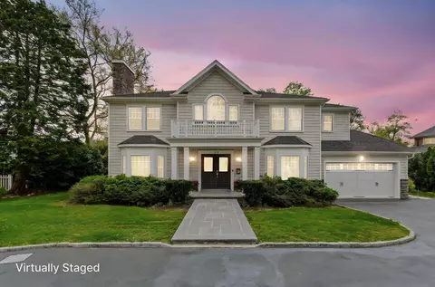 375 I U Willets Rd, North Hempstead, NY 11577