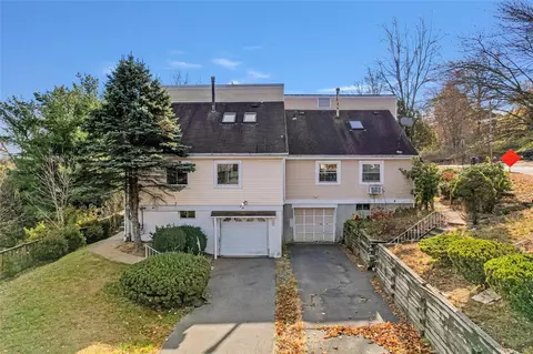 1820 Wolfe Dr, Ramapo, NY 10977