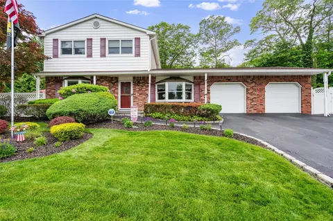 79 Birch St, Lake Grove, NY 11755