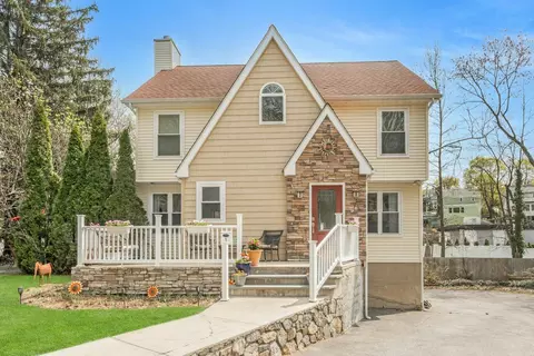 1 Westminster Dr, White Plains, NY 10604