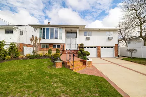 1001 Green Pl, Baldwin, NY 11510