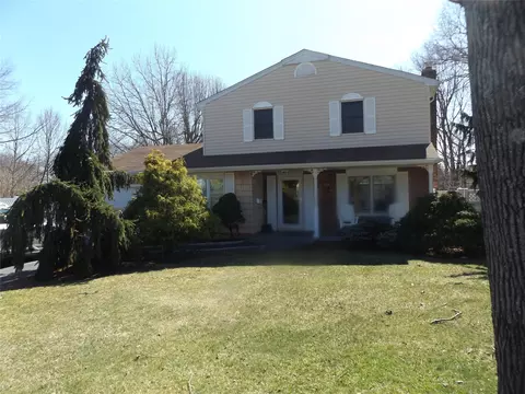 14 Russett Ct, Kings Park, NY 11754