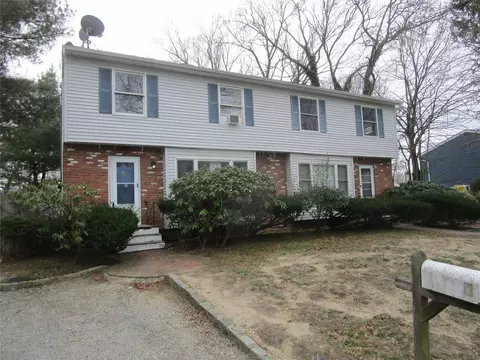 2 Walnut St # -4, Centereach, NY 11720