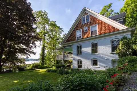 158 Greendale Rd, Hudson, NY 12534