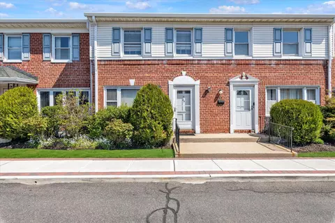 3530 Long Beach Rd #68, Oceanside, NY 11572