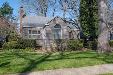 29 Buckeye Rd, Glen Cove, NY 11542
