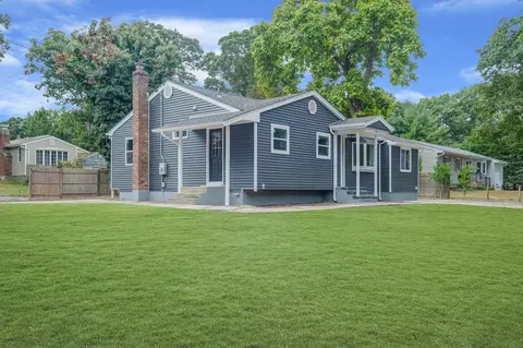 36 Ozark St, Lake Ronkonkoma, NY 11779