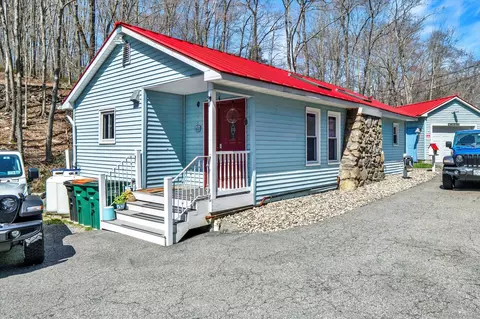 251 Canopus Hollow Rd, Putnam Valley, NY 10579