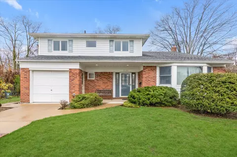 2199 Clover Ct, East Meadow, NY 11554