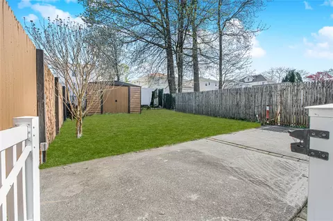 83 Vincent Ave, Staten Island, NY 10306
