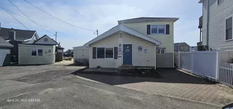 2479 Jackson Ave, Seaford, NY 11783