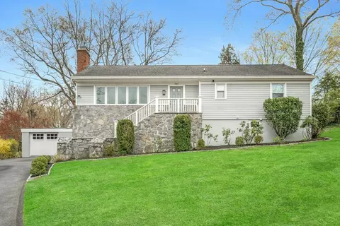 737 Forest Ave, Larchmont, NY 10538