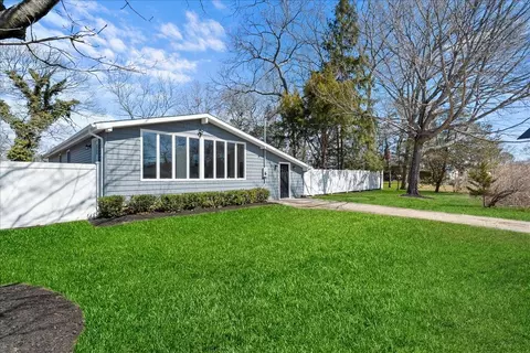 1 Cougar Ct, Holtsville, NY 11742