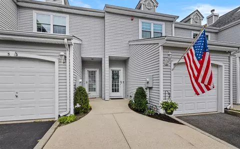 54 Leeward Ct, Port Jefferson, NY 11777