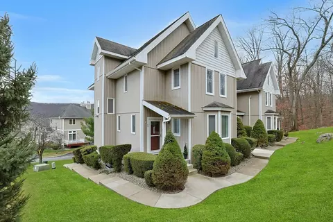 49 Corbin Hill Rd, Highlands, NY 10922
