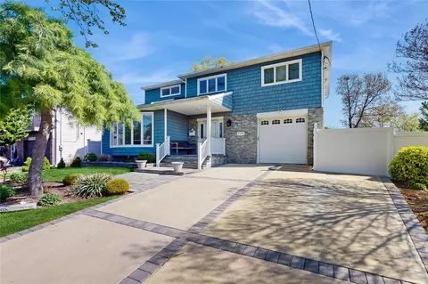 3359 Knight St, Oceanside, NY 11572