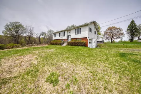 10 Calvin Dr, Marlboro, NY 12542