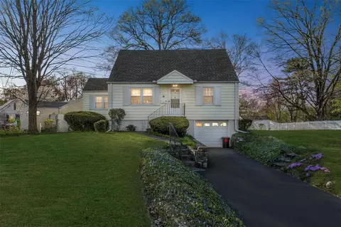 34 Forest Ave, Cortlandt, NY 10567