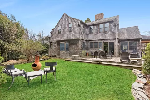 25 Gardiner Dr, Amagansett, NY 11930