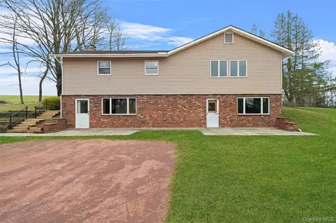 208 Shortcut Rd, Cochecton, NY 12726