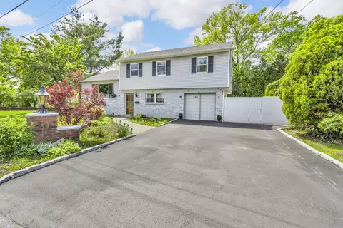 189 Edgewood Dr, Orangetown, NY 10962
