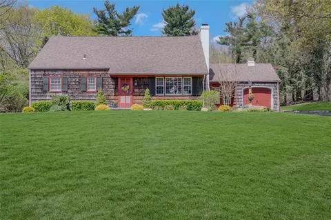 21 Dairy Farm Rd, Stony Brook, NY 11790
