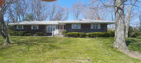18 J T Blvd, Riverhead, NY 11901