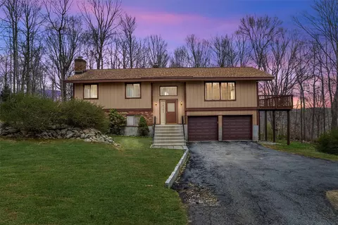 3 Raymond Rd, North Salem, NY 10560
