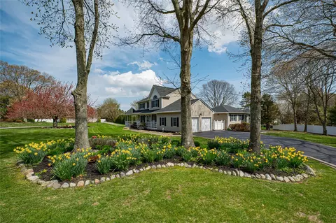 187 Fairway Dr, Wading River, NY 11792