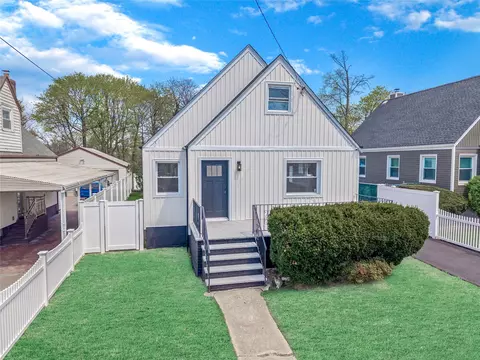 33-20 Mott Ave, Far Rockaway, NY 11691