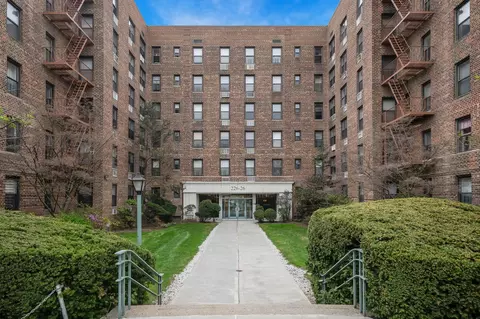 226-26 Union Tpke #2C, Oakland Gardens, NY 11364