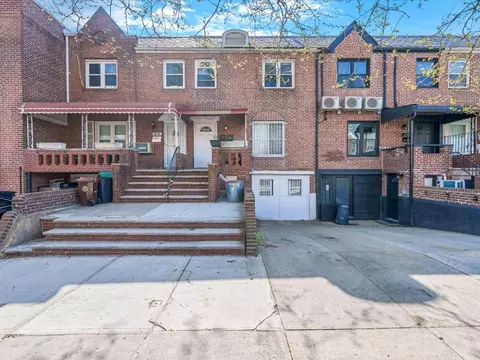 20-25 26th St, Astoria, NY 11105