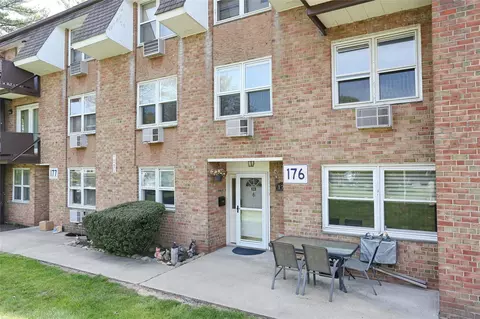 176 Kearsing Pkwy, Ramapo, NY 10952