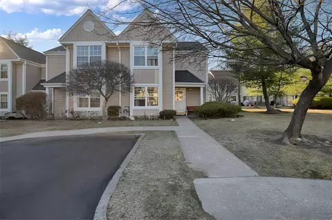 52 Creekside Cir, Ramapo, NY 10977