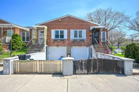 58-55 197 St, New York, NY 11365