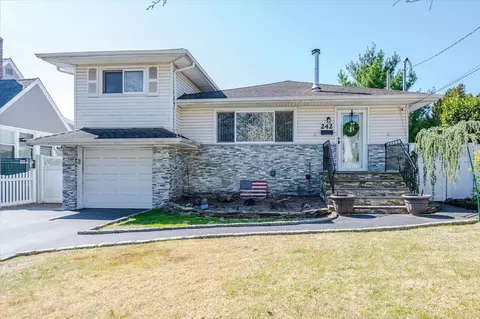 242 Elizabeth Ave, Oceanside, NY 11572