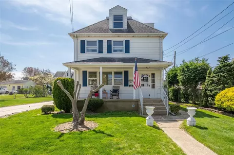 44 Avenue B, North Hempstead, NY 11050