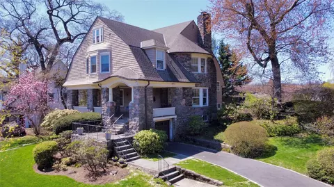 305 Pelhamdale Ave, Pelham, NY 10803