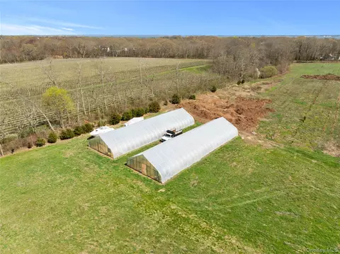 1705 1709 Main Rd, Riverhead, NY 11947 photo 5