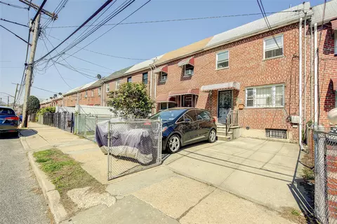 153-07 Arlington Ter, New York, NY 11433