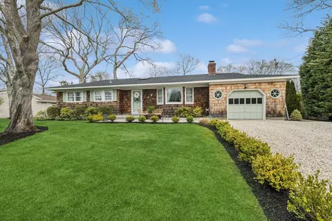 6 Sanderling Ln, East Quogue, NY 11942
