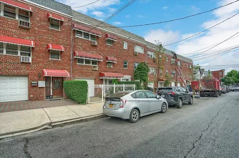 4615 Bronx Blvd, New York, NY 10470