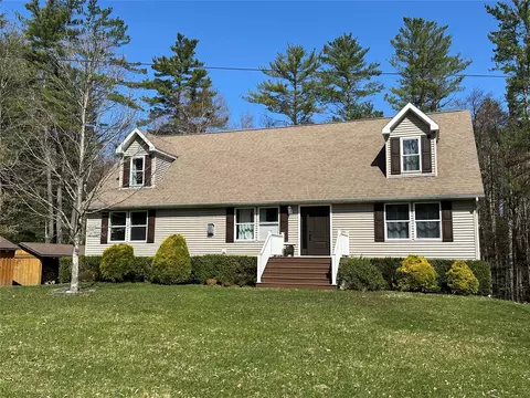 487 Southwoods Dr, Thompson, NY 12701