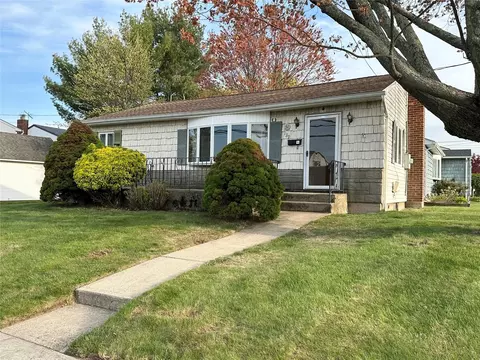 139 Maple Ave, Bethpage, NY 11714