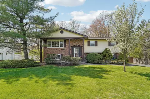 24 Glen Dr, Clarkstown, NY 10954