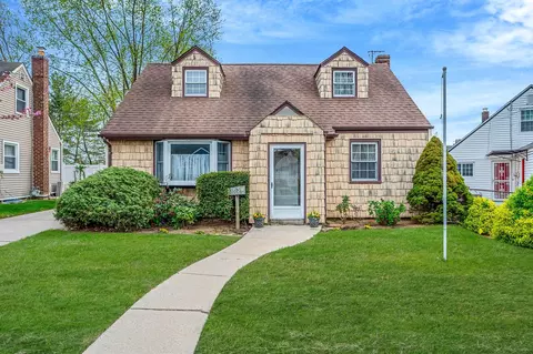 1165 Rottkamp St, Valley Stream, NY 11580